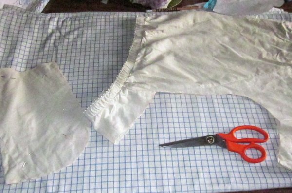 A bélést egy szoknyából kanyarítottam ki