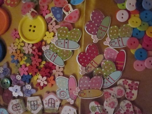 bumfordi lepke alakú gombok